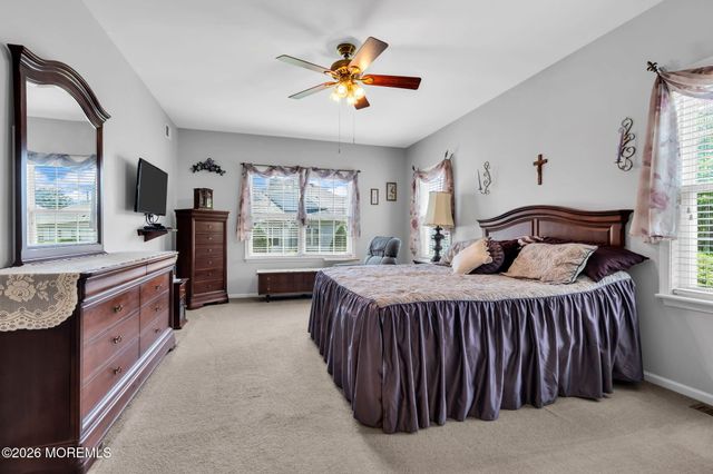 21 Chaucer Circle, Manchester, NJ 08759