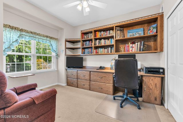 21 Chaucer Circle, Manchester, NJ 08759