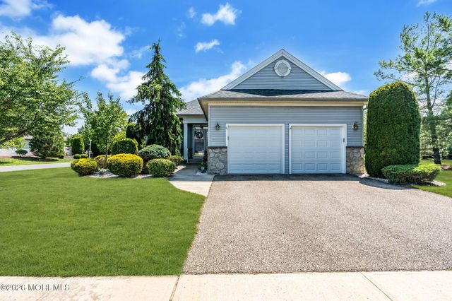 21 Chaucer Circle, Manchester, NJ 08759