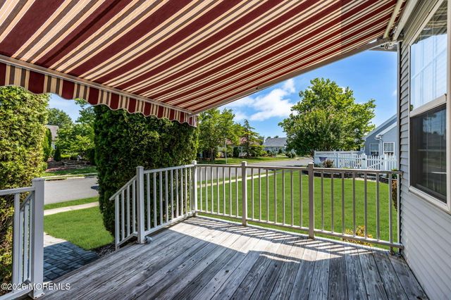 21 Chaucer Circle, Manchester, NJ 08759