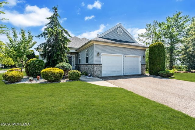 21 Chaucer Circle, Manchester, NJ 08759