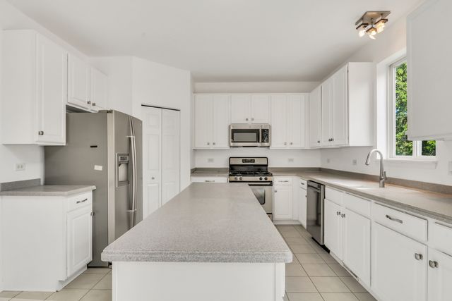 1015 Timber Lake Drive, Antioch, IL 60002