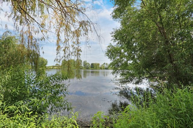 1015 Timber Lake Drive, Antioch, IL 60002