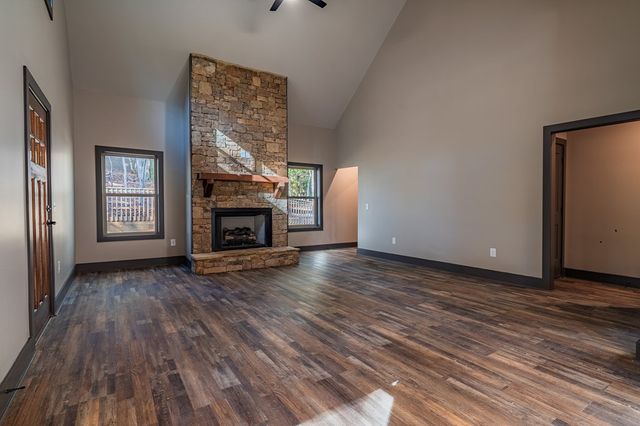 916 Medina Court, Ellijay, GA 30540