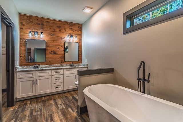 916 Medina Court, Ellijay, GA 30540