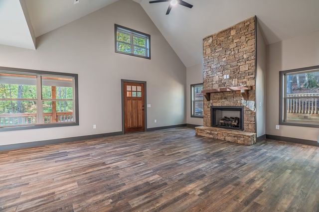 916 Medina Court, Ellijay, GA 30540