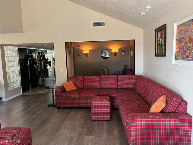 1018 Bel Air Circle, Las Vegas, NV 89109