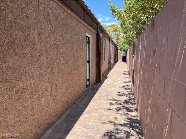 1018 Bel Air Circle, Las Vegas, NV 89109