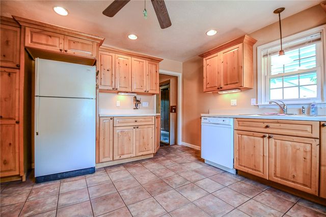 960 East Drive, Kettering, OH 45419