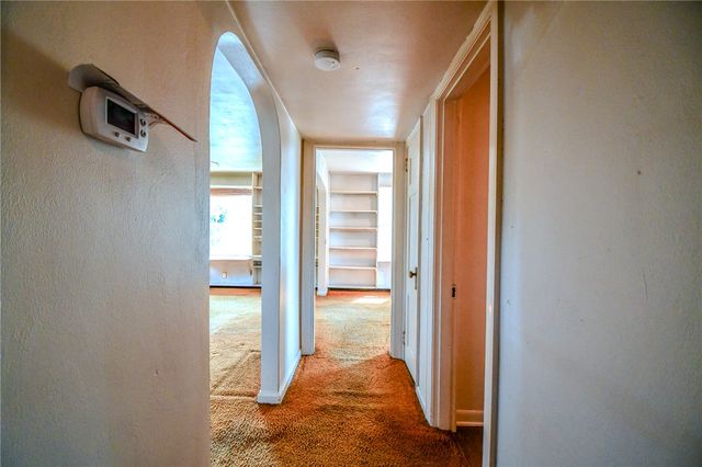 960 East Drive, Kettering, OH 45419