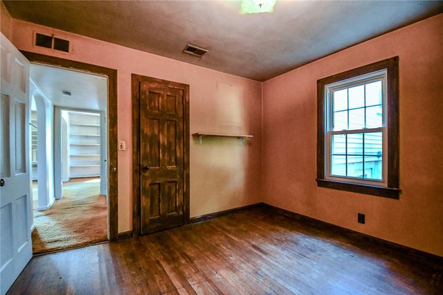 960 East Drive, Kettering, OH 45419