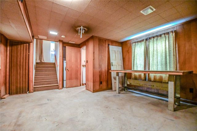 960 East Drive, Kettering, OH 45419