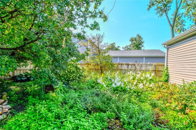 960 East Drive, Kettering, OH 45419