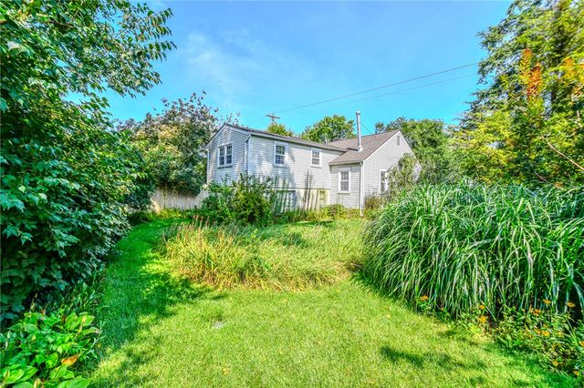 960 East Drive, Kettering, OH 45419