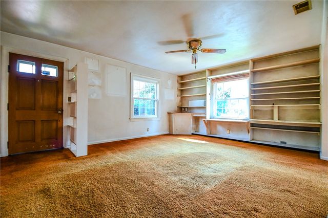 960 East Drive, Kettering, OH 45419