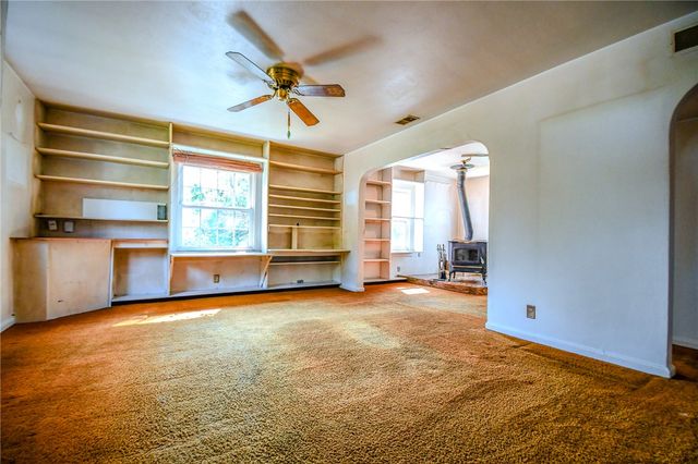 960 East Drive, Kettering, OH 45419