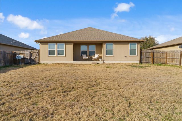 300 Camellia DR, Hutto, TX 78634