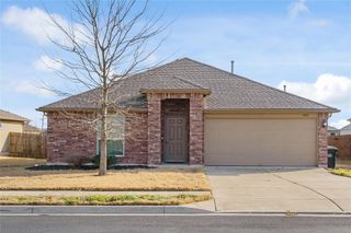 300 Camellia DR, Hutto, TX 78634
