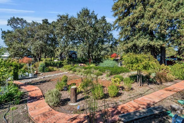 180 W Trinity Rd, Glen Ellen, CA 95442
