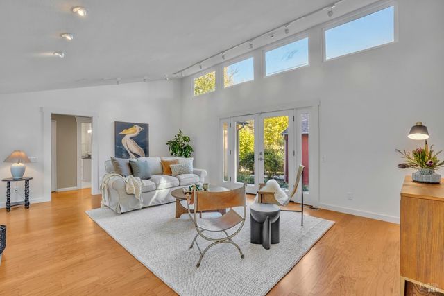 180 W Trinity Rd, Glen Ellen, CA 95442