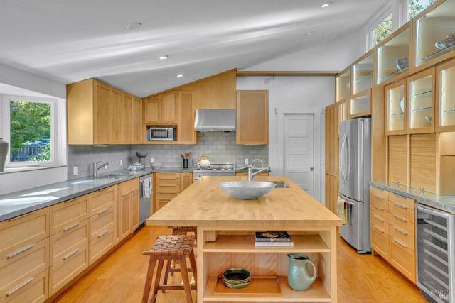 180 W Trinity Rd, Glen Ellen, CA 95442