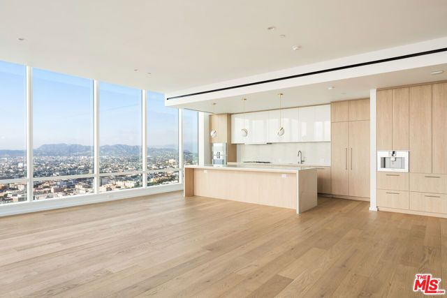 1000 W 8th Street 5801, Los Angeles, CA 90017