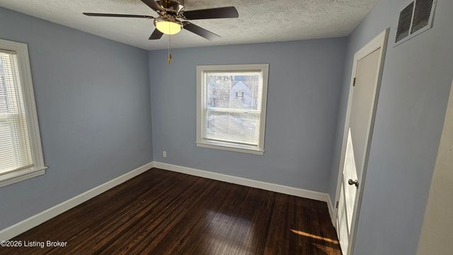 319 Cecil Ave, Louisville, KY 40211