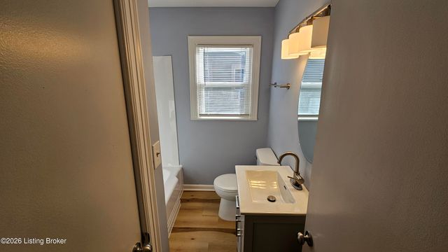 319 Cecil Ave, Louisville, KY 40211