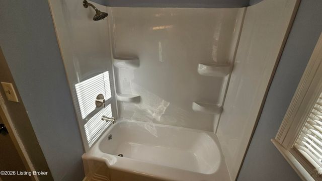 319 Cecil Ave, Louisville, KY 40211