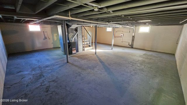 319 Cecil Ave, Louisville, KY 40211