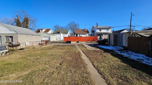 319 Cecil Ave, Louisville, KY 40211