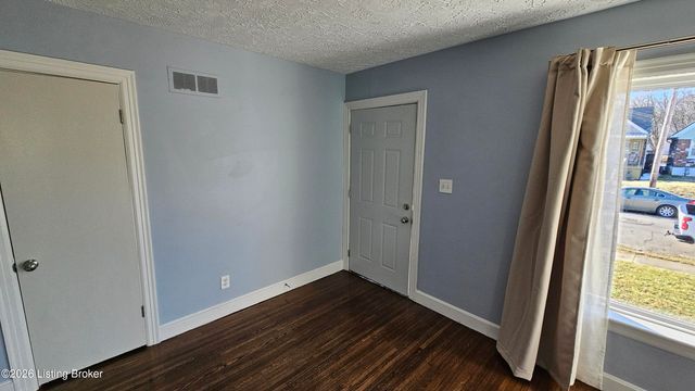 319 Cecil Ave, Louisville, KY 40211