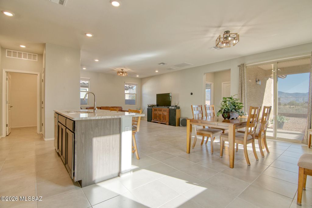 7788 S Golden Bell Drive, Tucson, AZ 85747