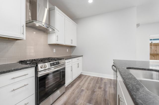 1215 N Cleveland Ave, Wichita, KS 67214