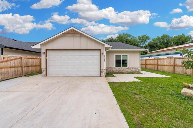 1215 N Cleveland Ave, Wichita, KS 67214