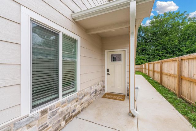 1215 N Cleveland Ave, Wichita, KS 67214