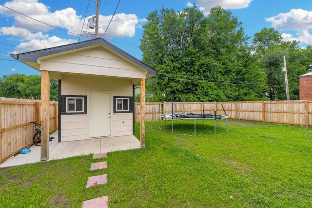 1215 N Cleveland Ave, Wichita, KS 67214
