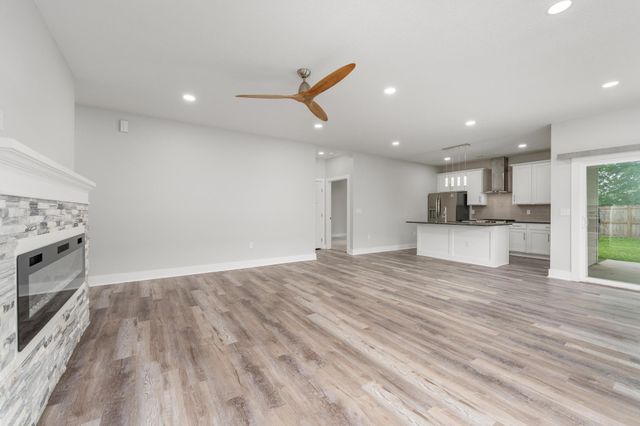 1215 N Cleveland Ave, Wichita, KS 67214