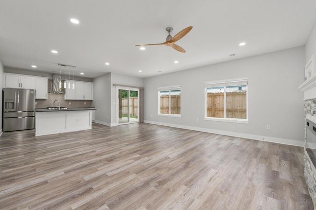 1215 N Cleveland Ave, Wichita, KS 67214