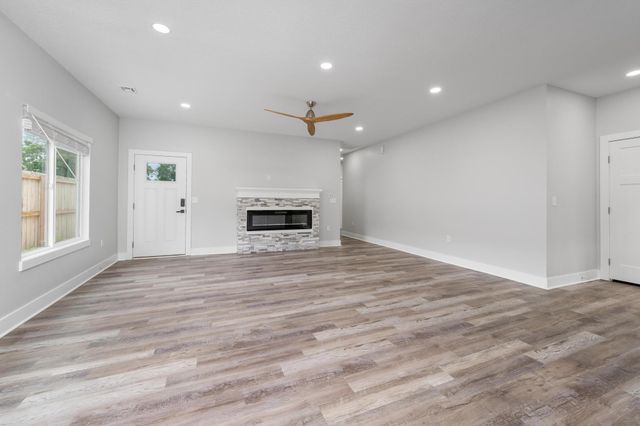 1215 N Cleveland Ave, Wichita, KS 67214