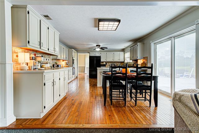 1625 Old State Road, Henryville, IN 47126