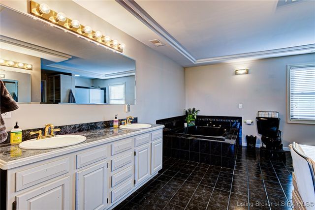 1625 Old State Road, Henryville, IN 47126