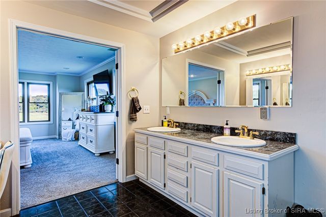 1625 Old State Road, Henryville, IN 47126