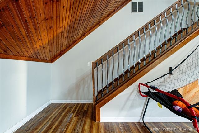 1625 Old State Road, Henryville, IN 47126