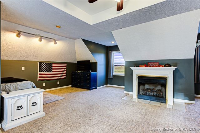 1625 Old State Road, Henryville, IN 47126