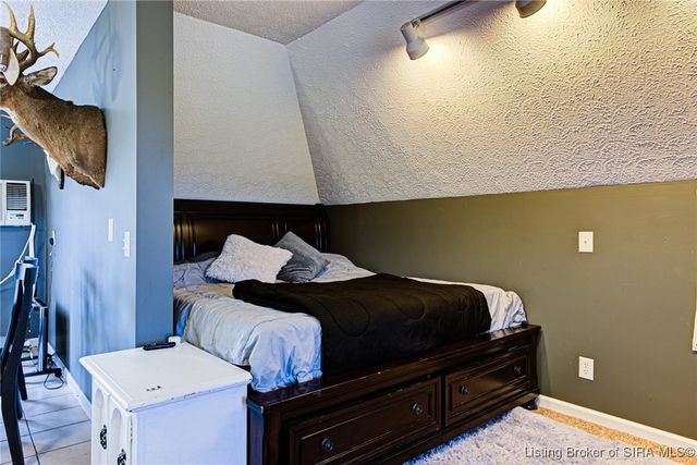 1625 Old State Road, Henryville, IN 47126