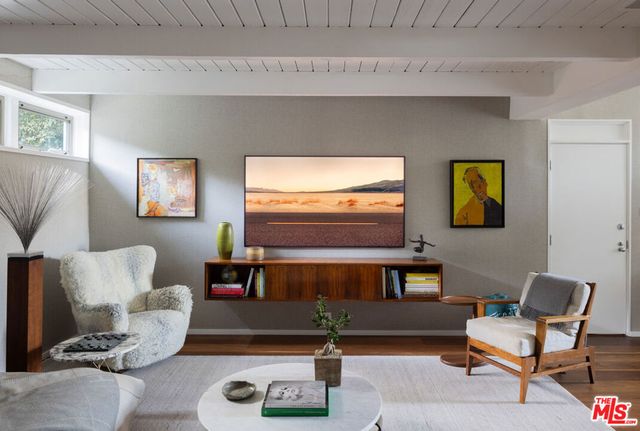 2179 Mandeville Canyon Road, Los Angeles, CA 90049