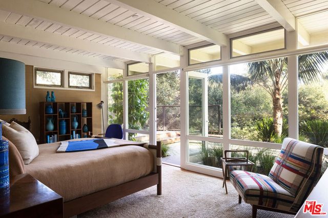 2179 Mandeville Canyon Road, Los Angeles, CA 90049