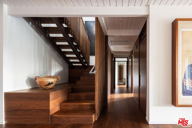 2179 Mandeville Canyon Road, Los Angeles, CA 90049