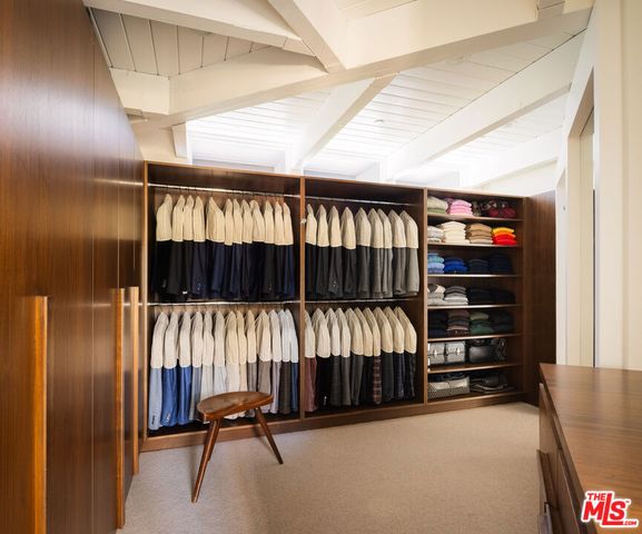 2179 Mandeville Canyon Road, Los Angeles, CA 90049